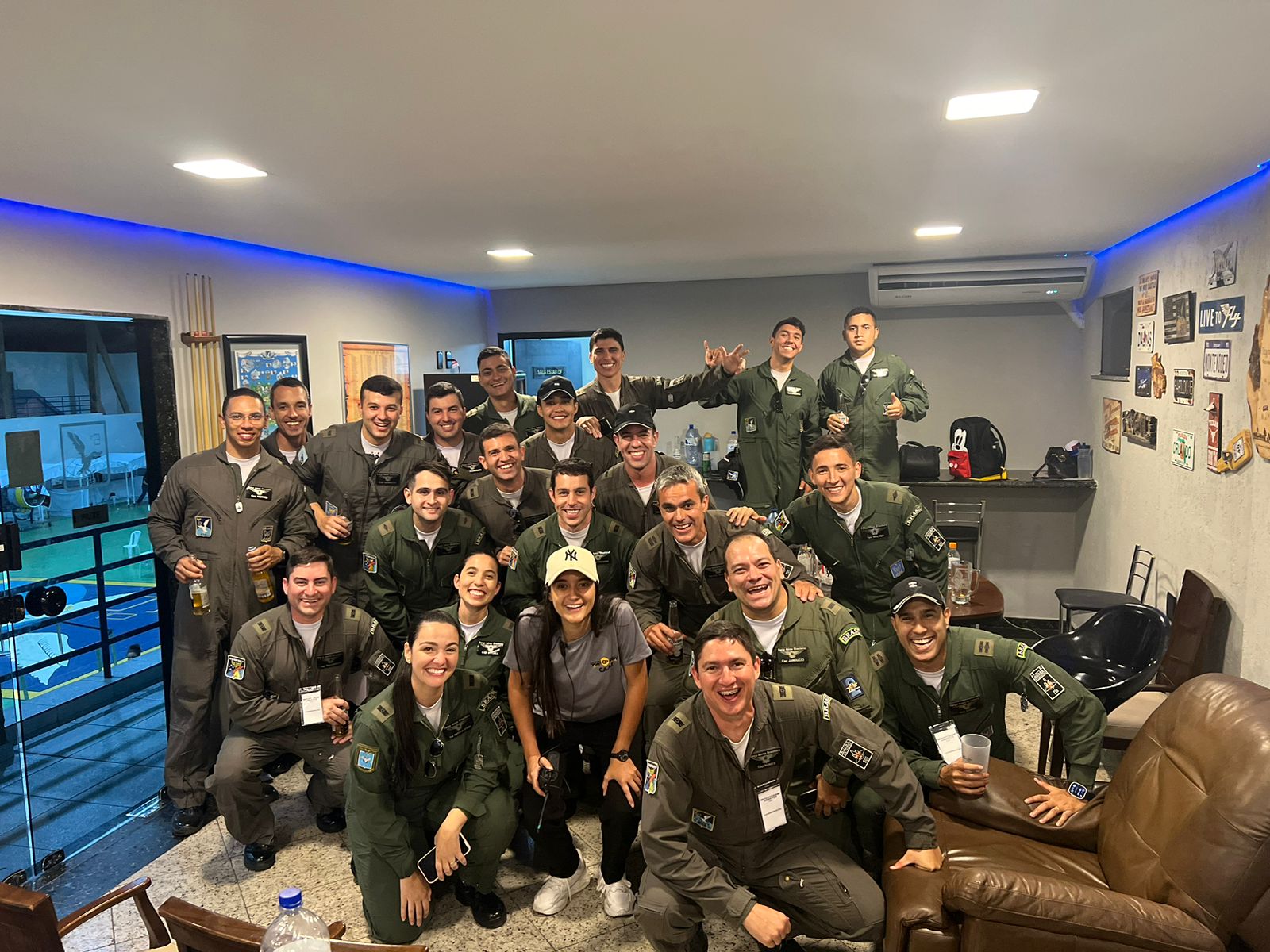 Juliana com a equipe da Força Aérea Brasileira no Portões Abertos